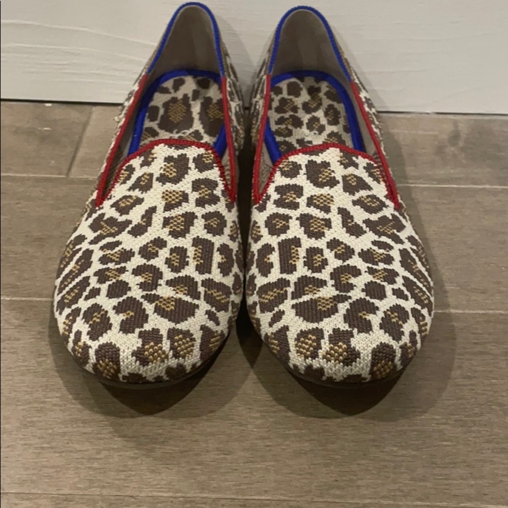 Never worn before Rothys